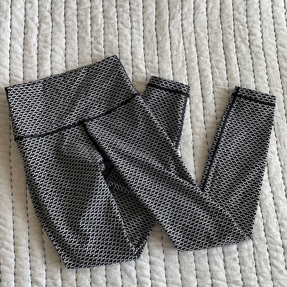 Women’s Lululemon High-Rise Wunder Unders size 2